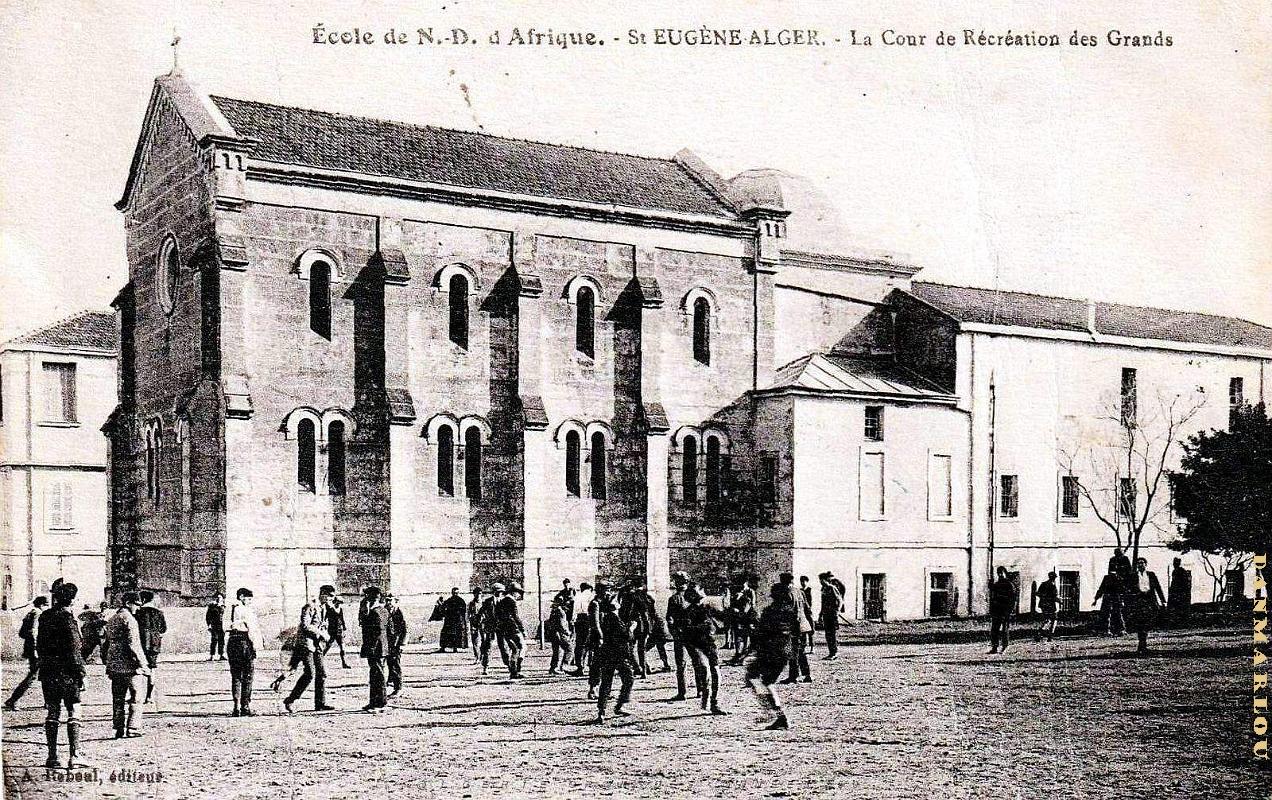 2233- Alger-Saint-Eugene - Ecole N.D. d'Afrique - Cour Recreation des Grands.jpg